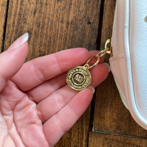 2/$30•🦄UNICORN Pouch - Bath & Body Works - Picture 2 of 8